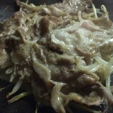 薄切り豚肉の蒸し焼き